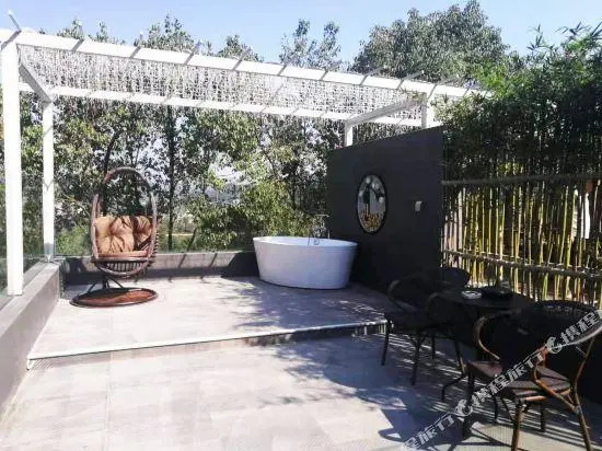 Sanjiang Forest Hot Spring Dumashi Hotel