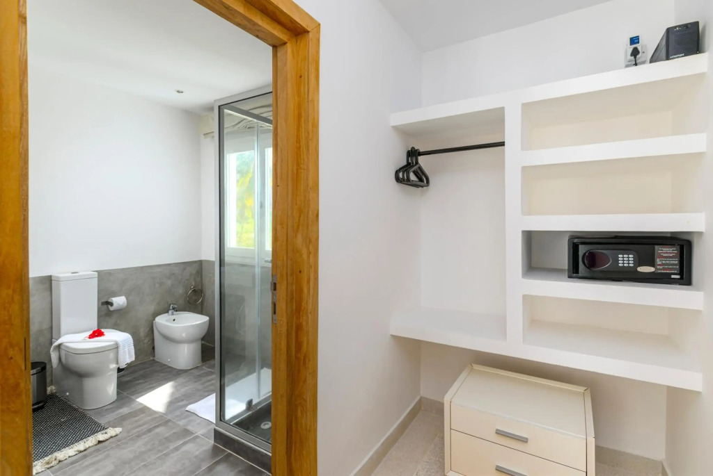 Imani Penthouse - Luxury Ocean View Apartment Nne, Kiwengwa Beach