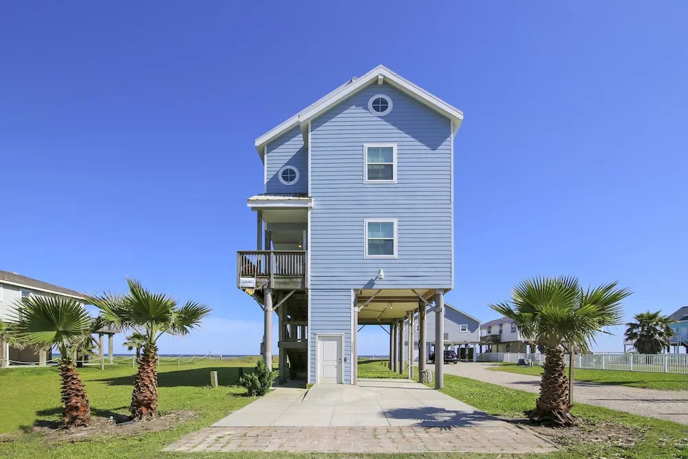 Aqua Vista 5 Bedroom Home