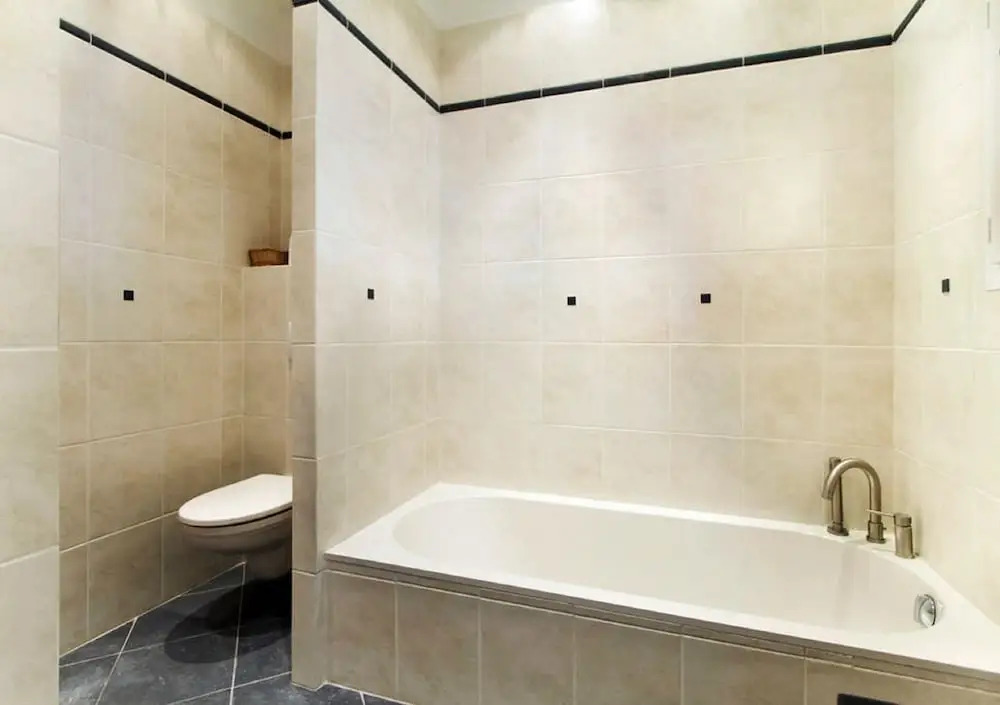 A Luxurious, 5-bedroom Villa in Vence With a Swimming Pool and Spaciou