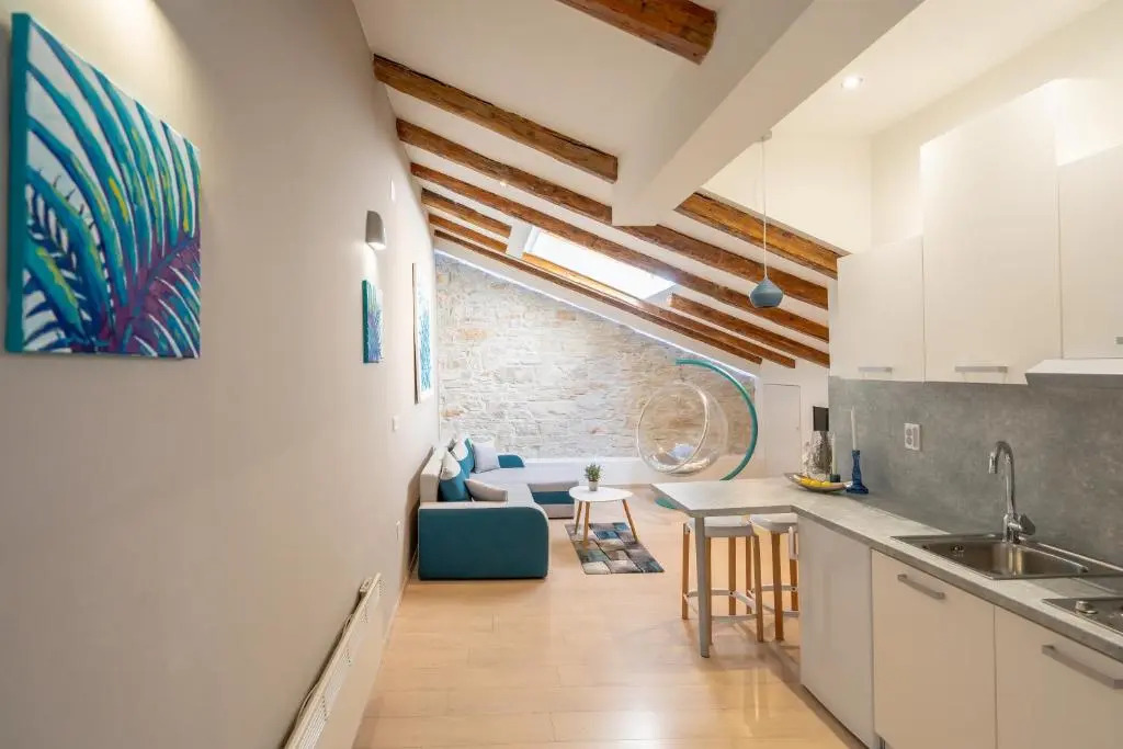 Fran Center Apartments