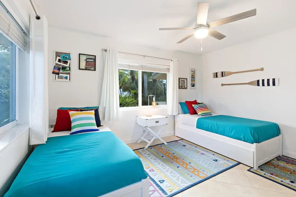 Walking from the beach 3Br Villa