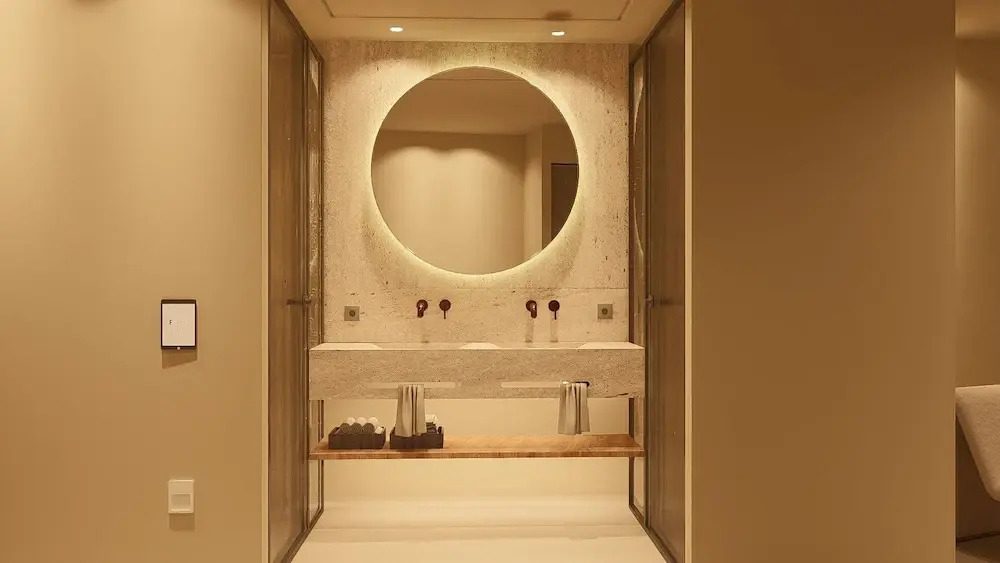 F ZEEN ATHENS – Adults Only
