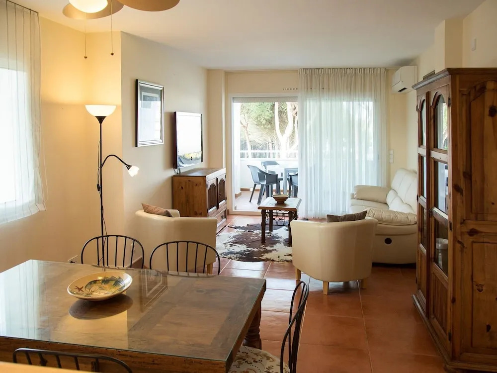 Apartment Near the Beach for 6 People in Pals