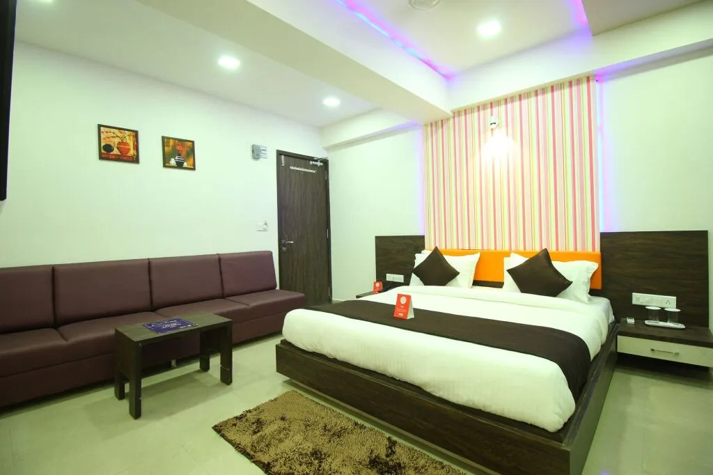 Hotel Meet Palace By OYO Rooms