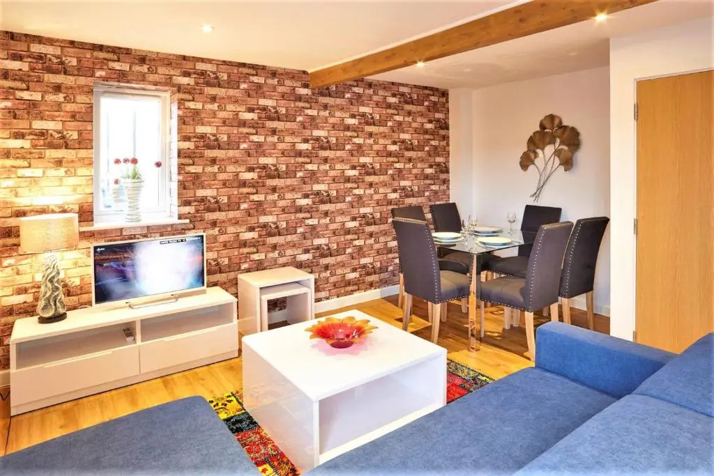 Savoy Court - Your Apartment