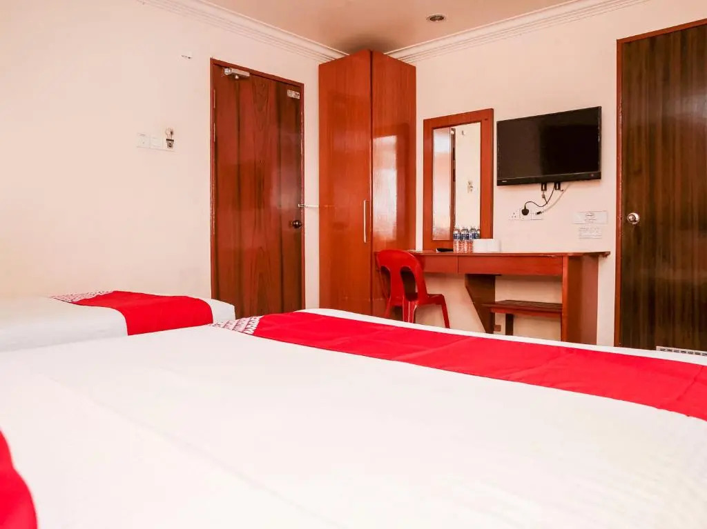 OYO 90104 Lady Anne Hotel