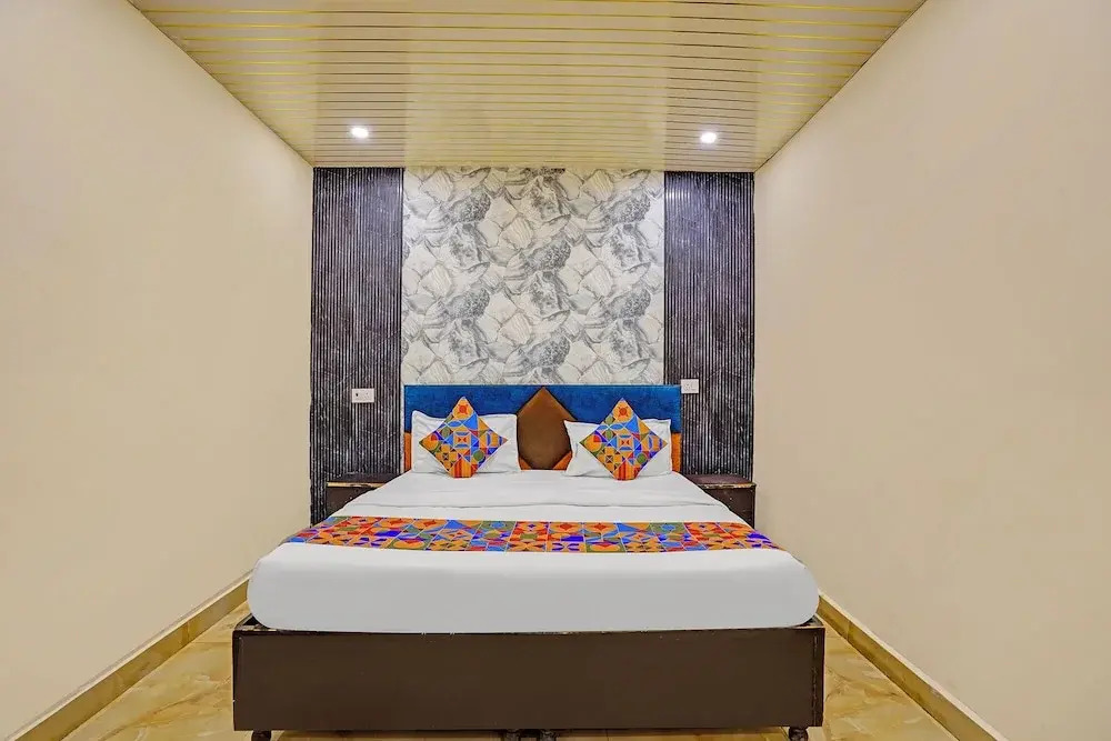 Fabhotel Angel Pink Residency