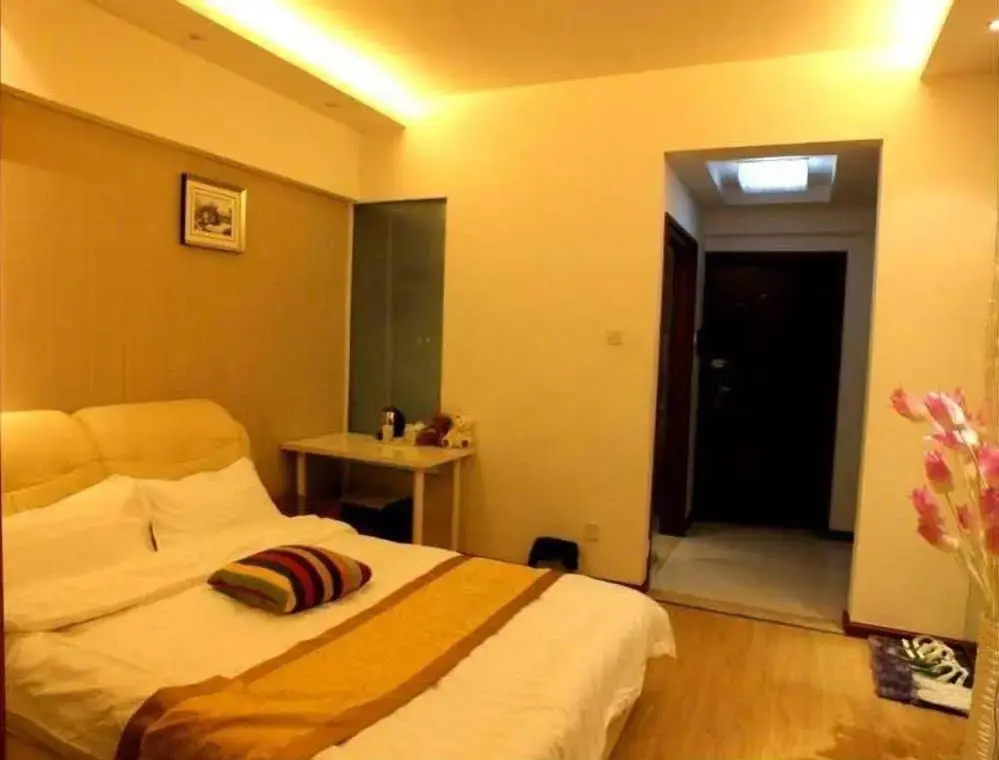Candy Hotel Apartment