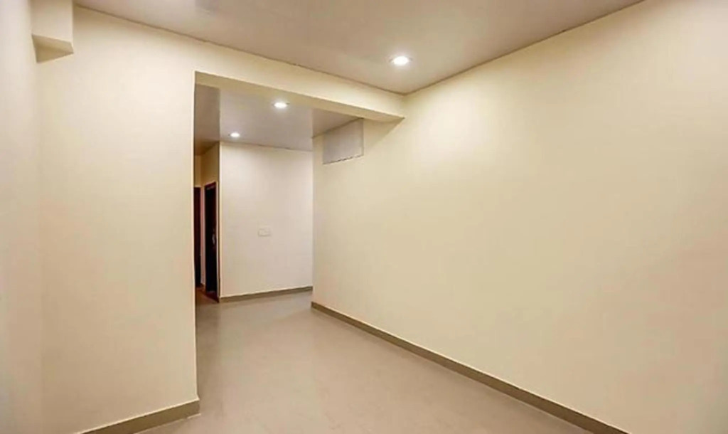 FabHotel SR Square