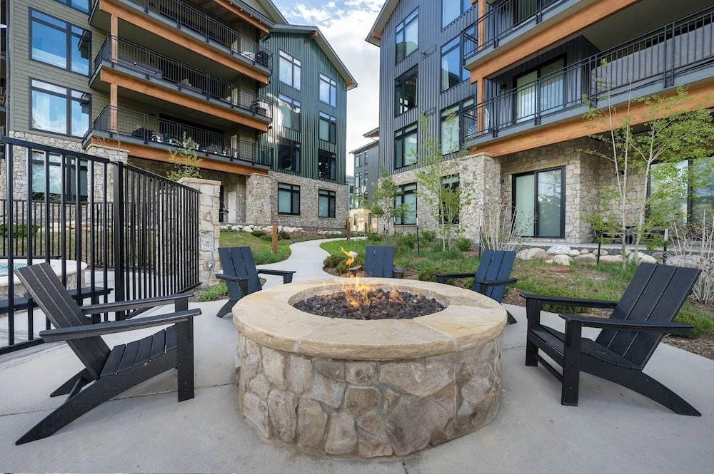 Ski Idlewild 1 Bedroom Condo by RedAwning