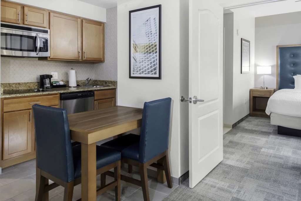 Homewood Suites by Hilton St. Louis - Galleria