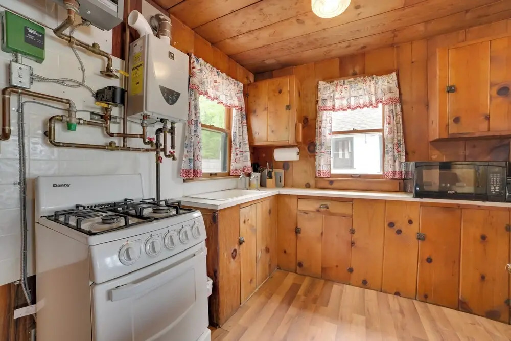 Complimentary Boat Rentals! Lake Huron Cabin