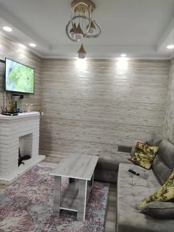 Комфортный дом до 4х человек. Есть парковка на 2 машины, Wi-Fi, TV.