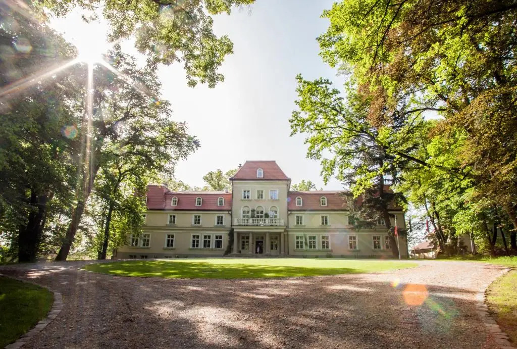Dwór Sieraków