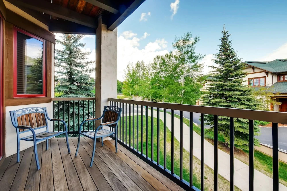 EagleRidge Lodge and Townhomes