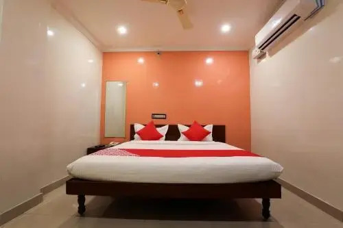 Vishnu Priya Residency By OYO Rooms