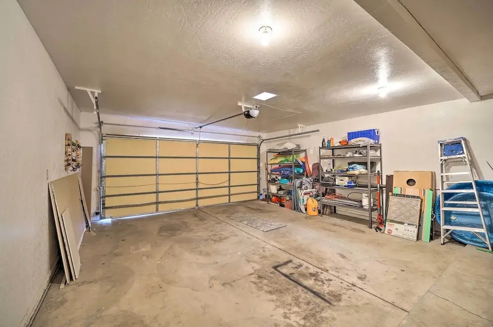 3 Mi to Lake Havasu: Home w/ Patio