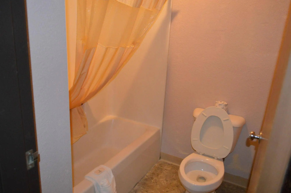 Crystal Inn and Suites