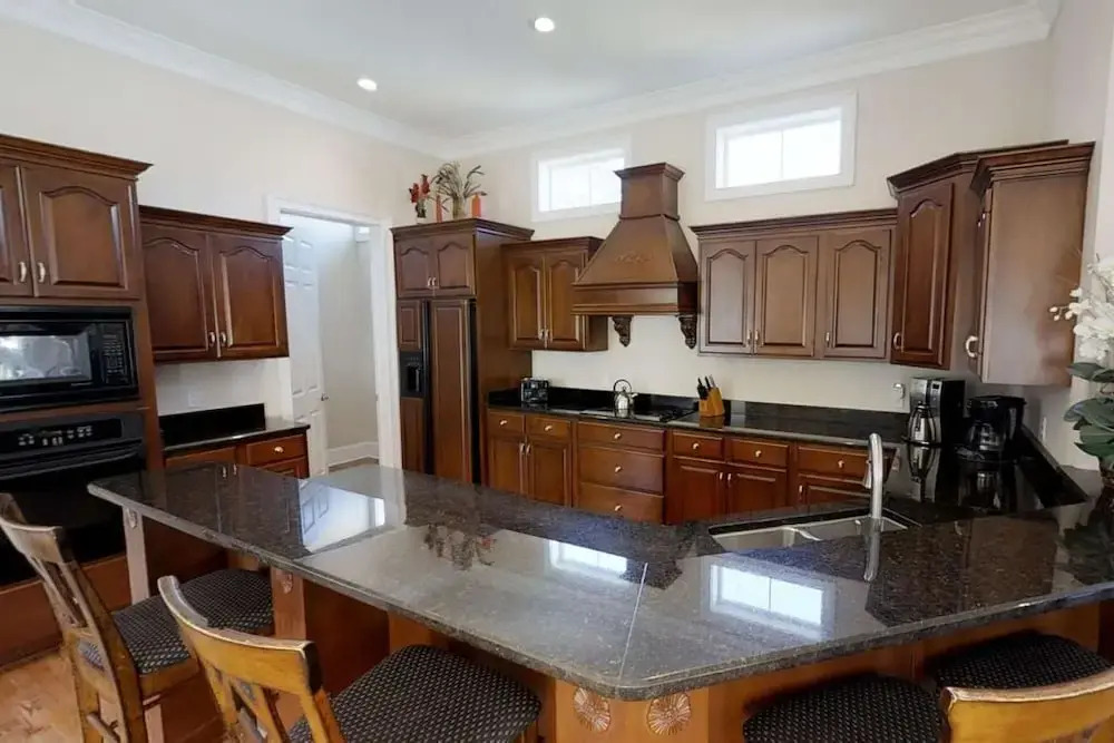 Palm Breeze 5 Bedroom Holiday Home