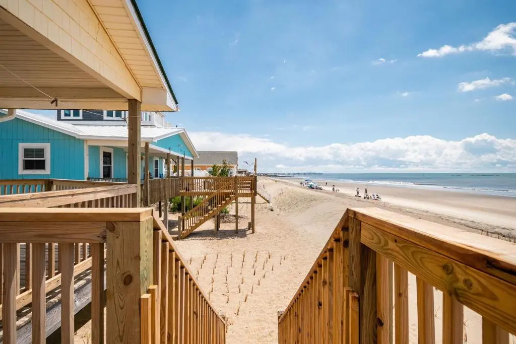 Dip Inn by Oak Island Accommodations