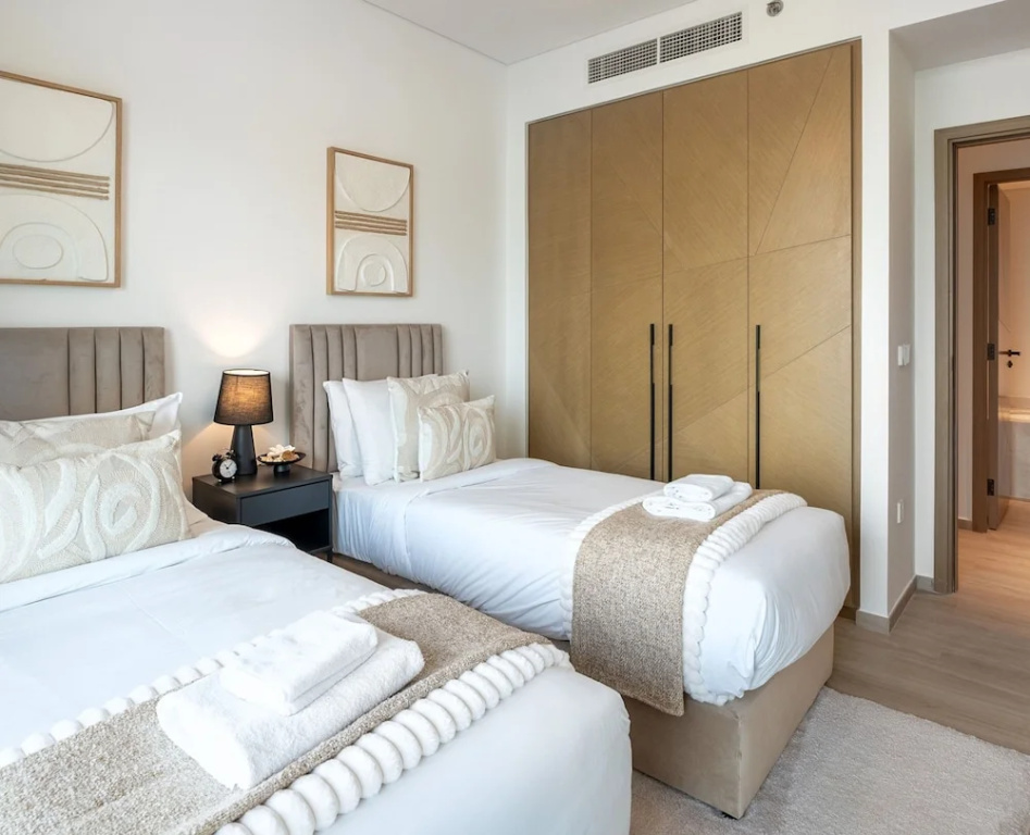 Cozy 2BR With Creek Views in Dubai Creek Harbour