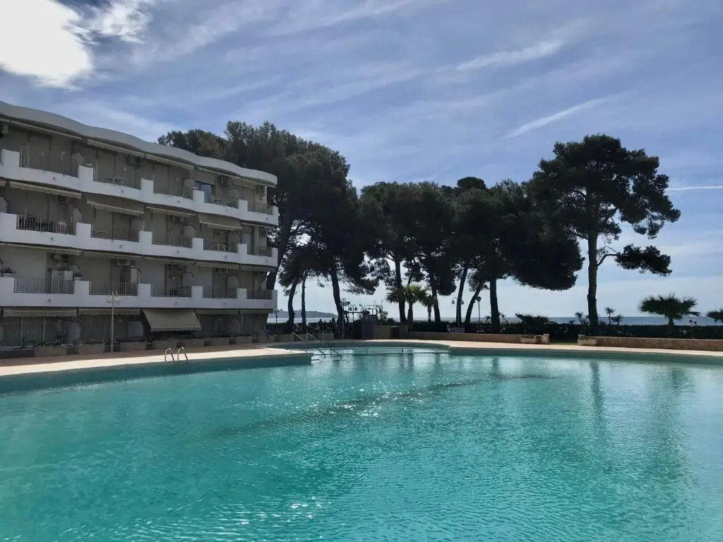 Estudio reformado con WIFI, terraza y piscina ''Internacional'' 125A - INMO22