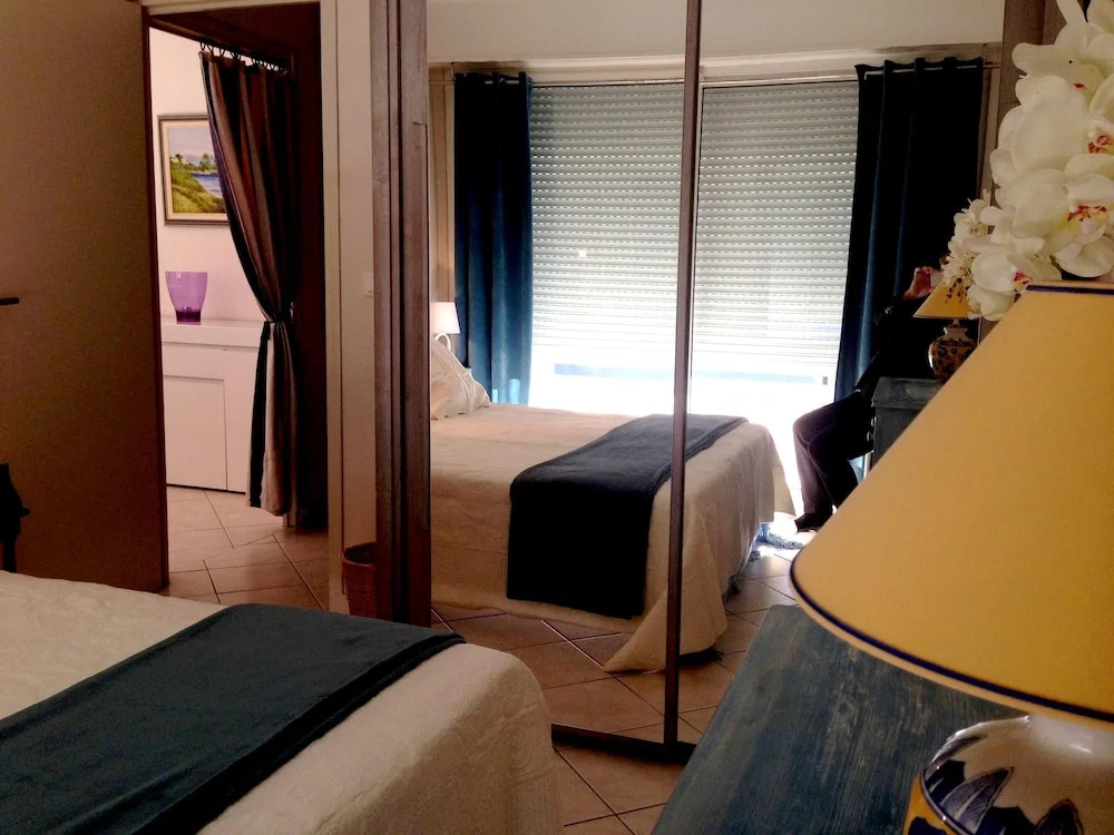 Apartment With one Bedroom in Fréjus, With Wonderful sea View, Balcony and Wifi