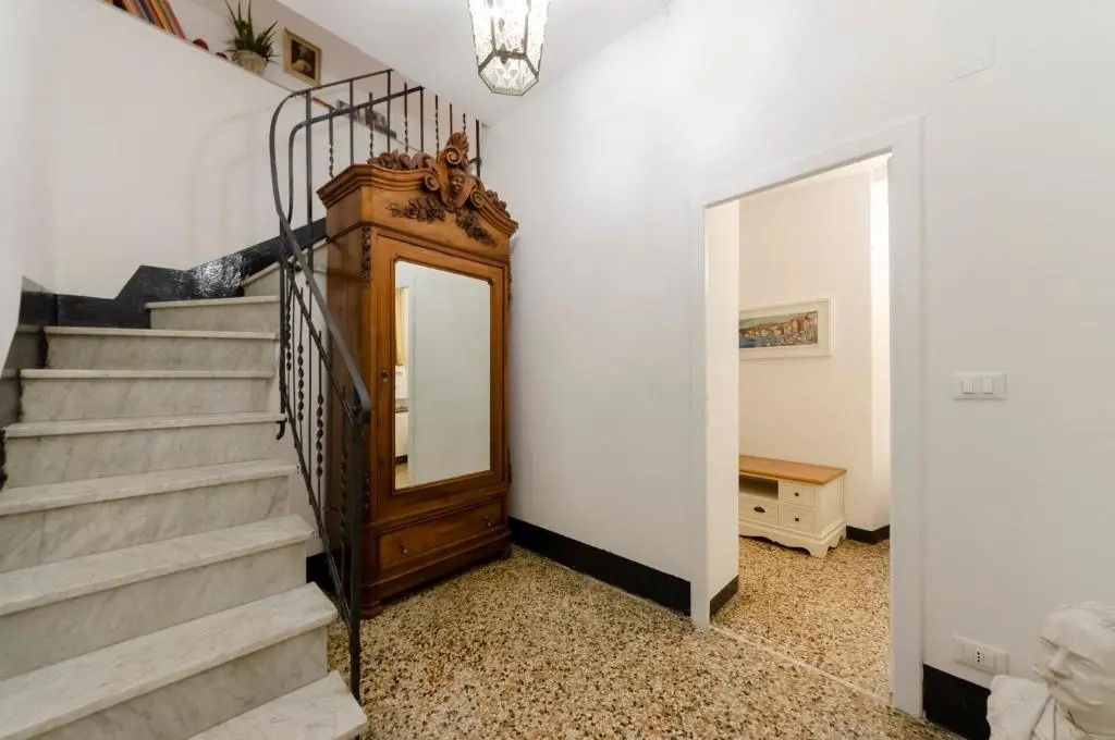 ALTIDO Ideal Flat near Aquarium