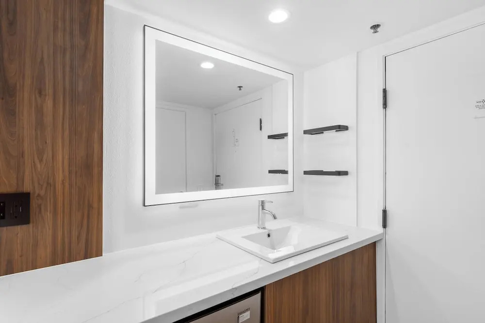 Uptown Inn by Vantaggio - Limited Service Apart-Hotel