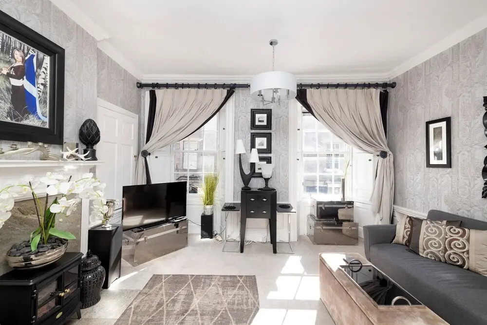 JOIVY Thistle Street Luxury Apt in the Heart of the City