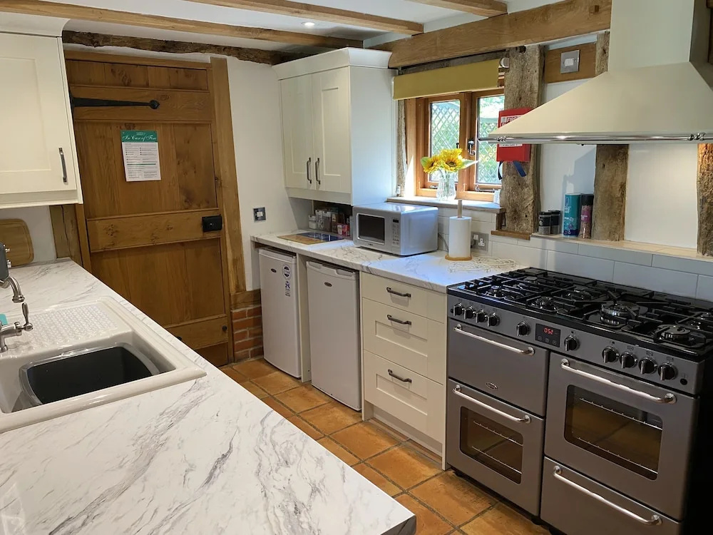 Brundish, Suffolk Large 4-bed Barn Stunning!