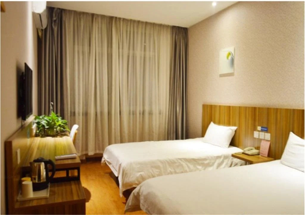Eaka 365 Hotel Zhengding Airport Branch