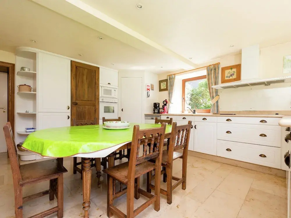Spacious Retreat in Warizy