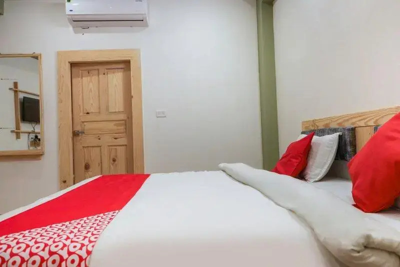 R S Stay by OYO Rooms