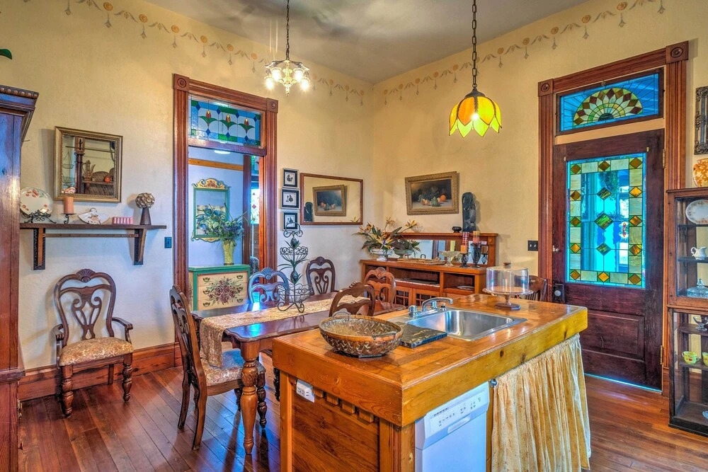 Russellville House w/ Garden - Walk to Main Street
