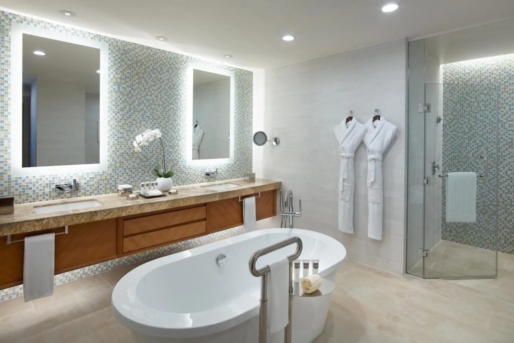 Отель Swissotel Al Ghurair