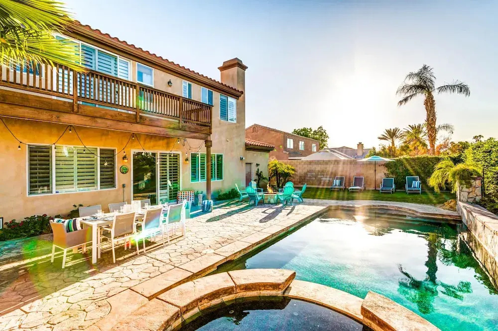 Palm Grove by AvantStay | 15mins From Coachella - Desert Villa - Sleeps 14