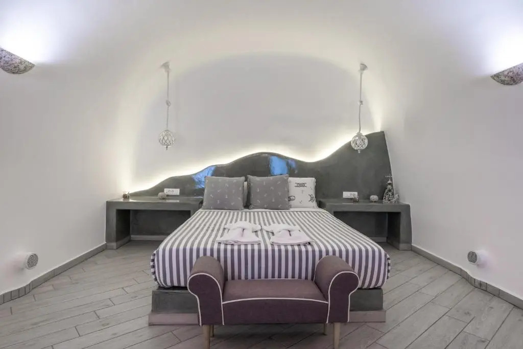 Cally Cave House