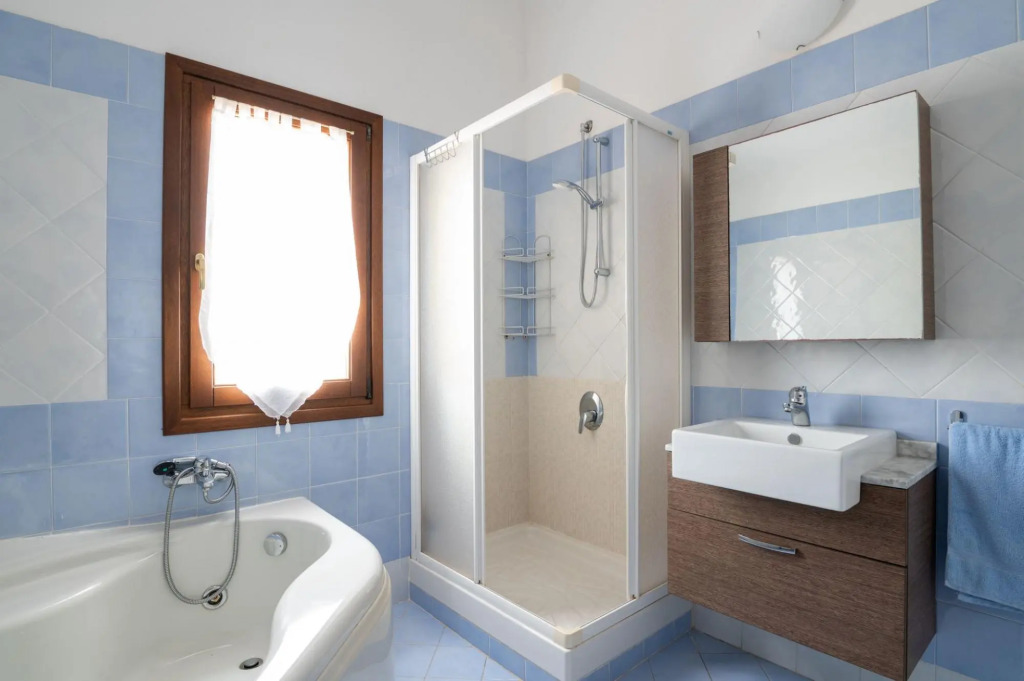 The apartment is located on two floors. The ground floor has a living room with sofa bed, with kitch-TRILO MIRTO