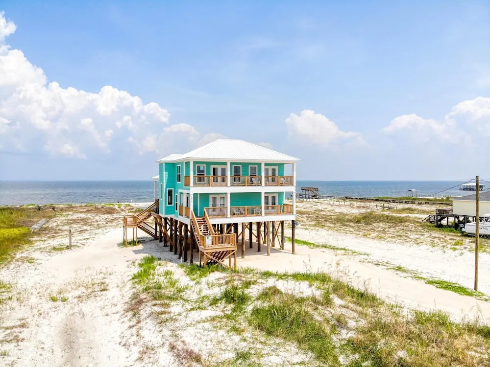 Salty Seahorse -2822 Bienville
