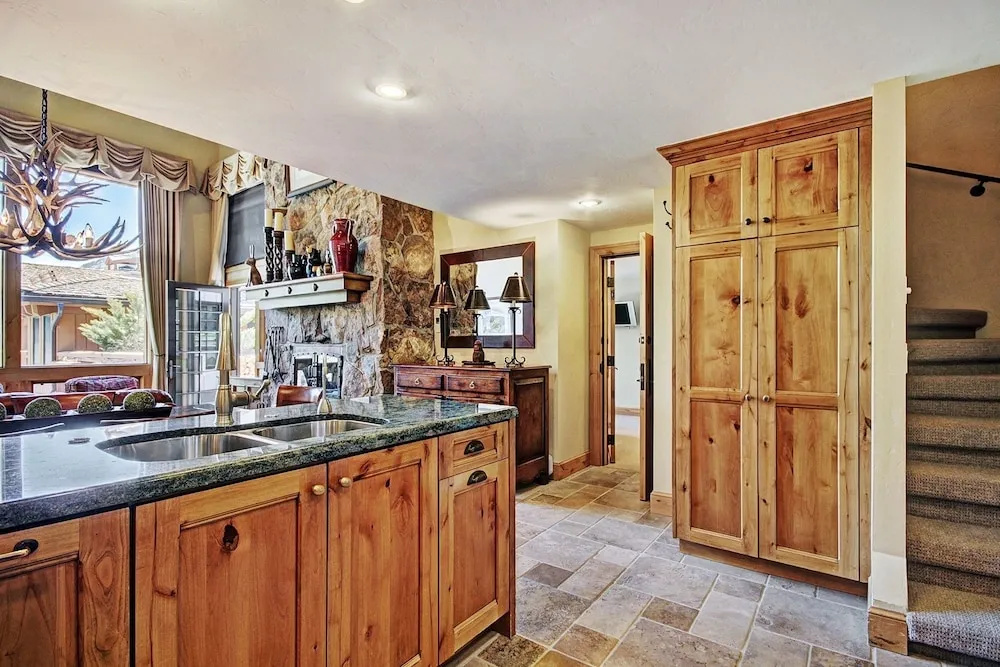 3 BR Condo at The Lodge at Vail w/ Pool, Hot Tub by RedAwning - Save 20% on 7+ Nights!