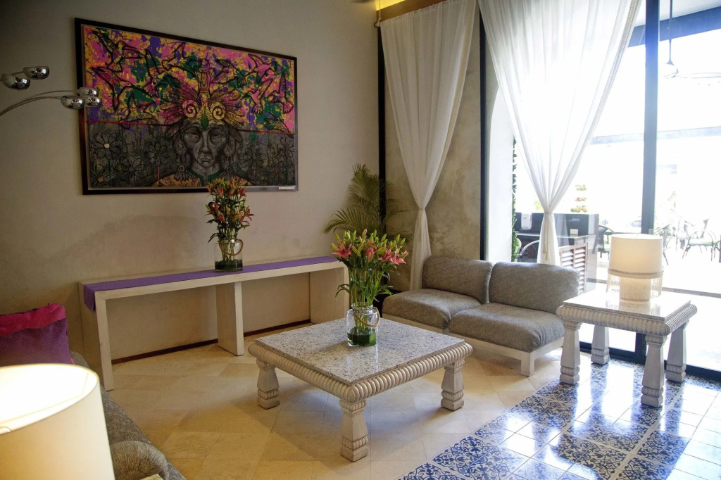 Yaax Hotel Boutique