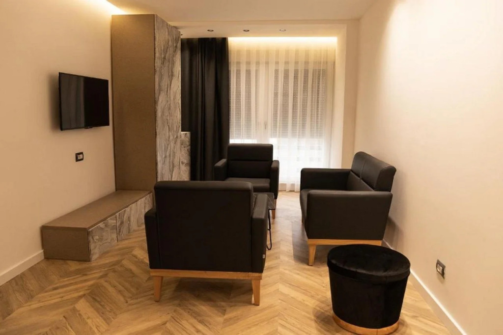 Ador Hotel
