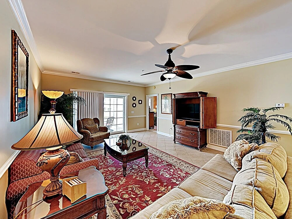 New Listing! Centrally Located W/ Pool 3 Bedroom Condo