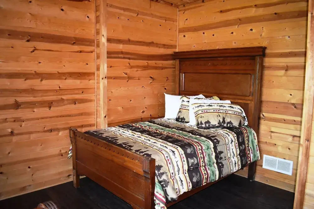 Lakeside Lodge