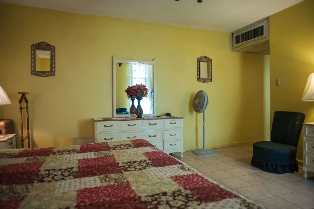 Ocean View Suit-Montego Bay Club Resort