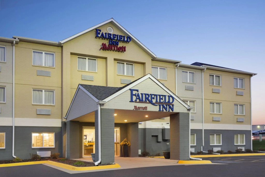 dubuque inn & suites