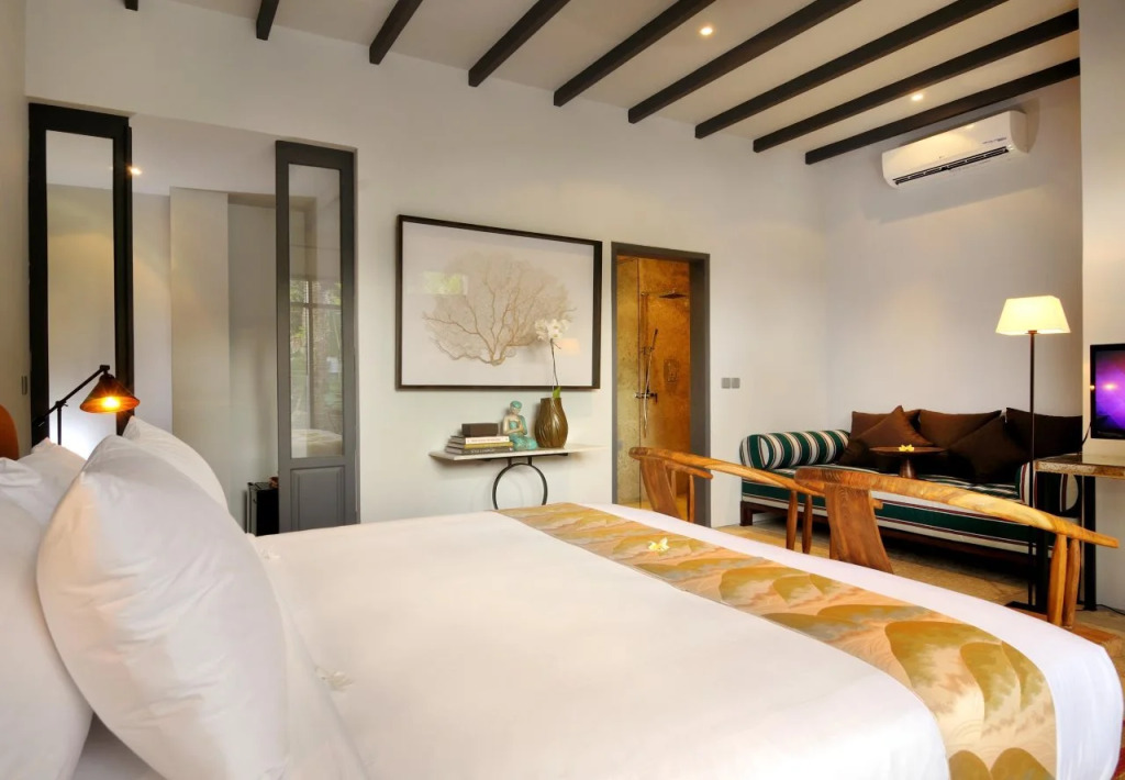 Room & Vespa 1 - Stay Central Seminyak Near Beach