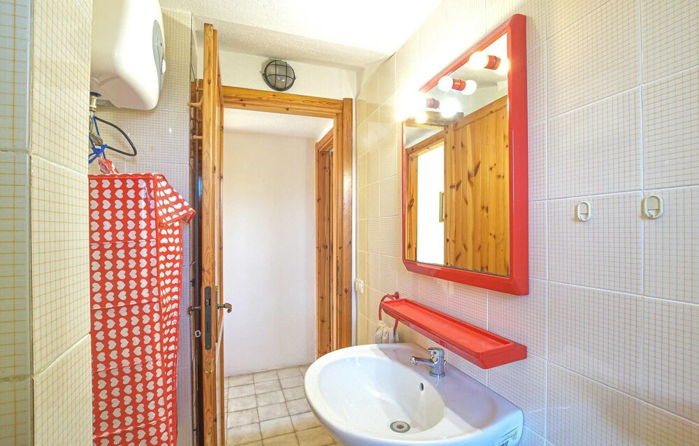 Stunning Apartment in Solanas With 2 Bedrooms